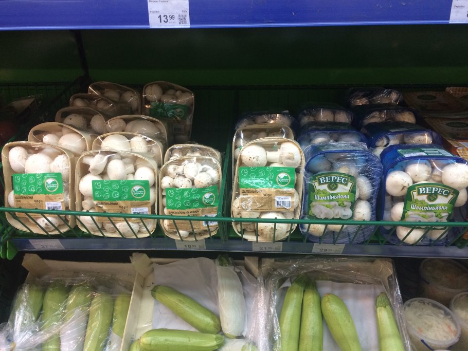 Торговая сеть Европа продает очищенные шампиньоны