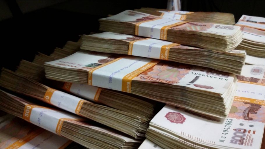 Невеста тащит жениха