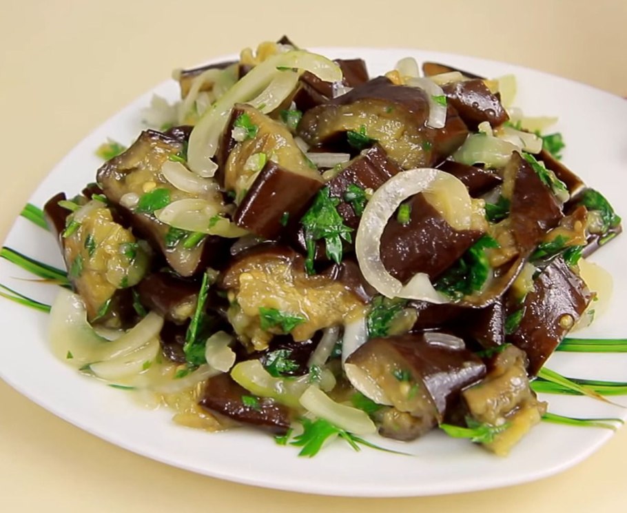 Маринованные баклажаны быстрого приготовления с чесноком и зеленью