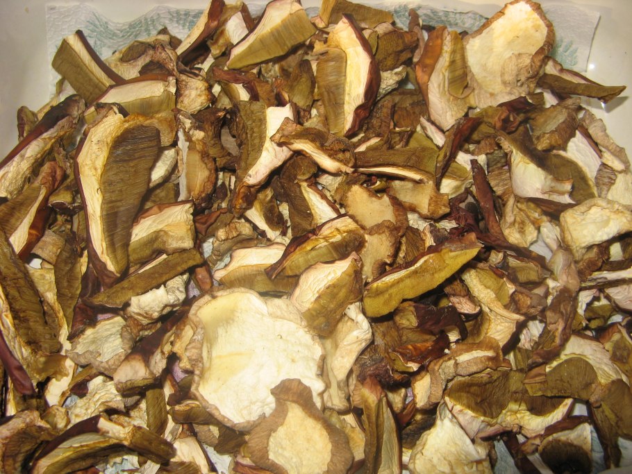 Сушеные грибы в сушилке