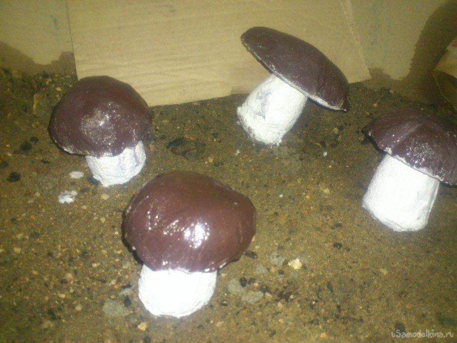 Шляпка гриба из картона