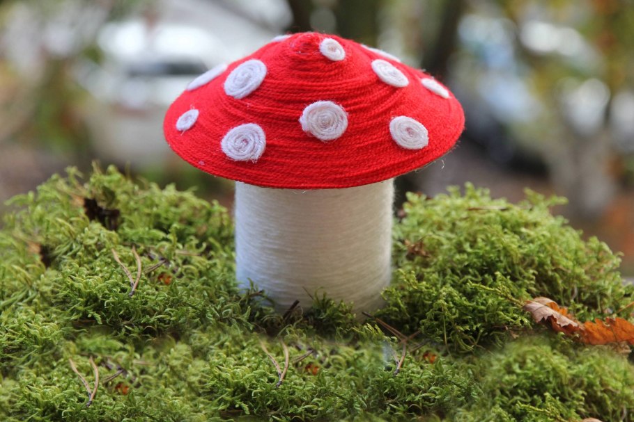 Грибы из подручных материалов