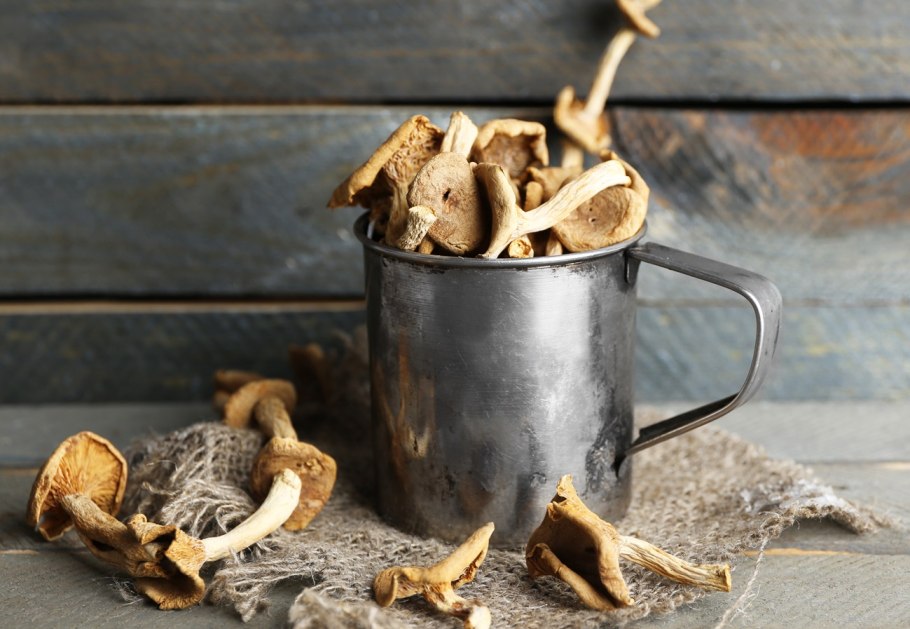 Грибы сушатся