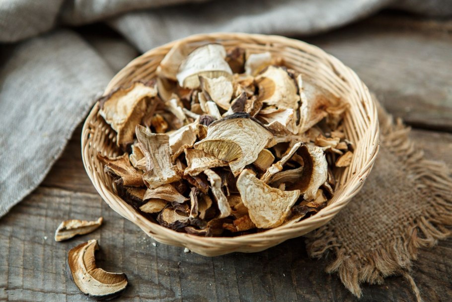 Сухие белые грибы