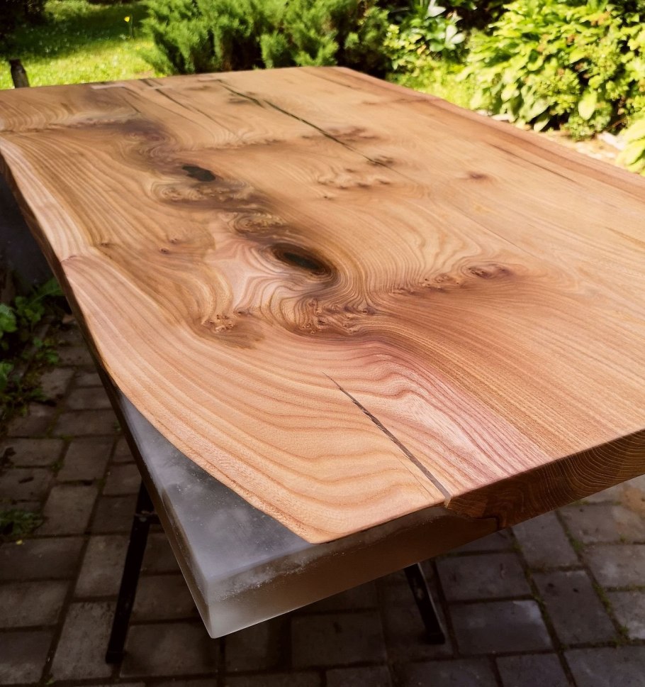 Лиственница, карагач