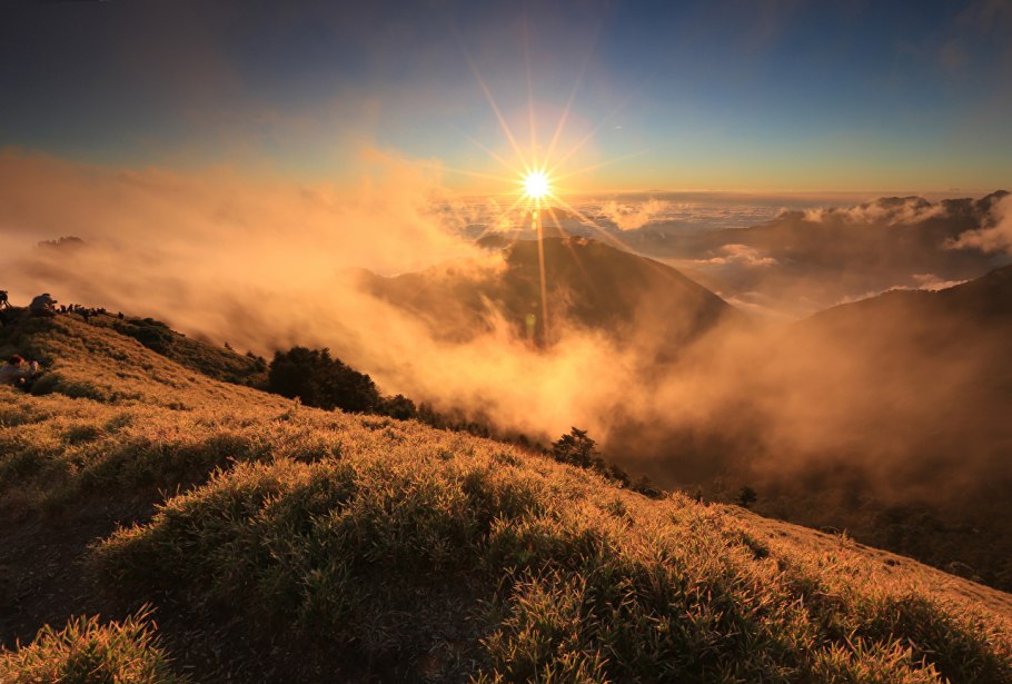 Солнце в горах