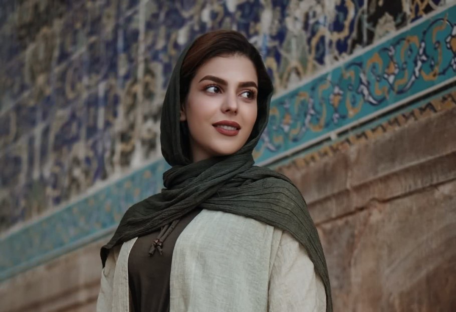 Иранская актриса Хания Гхолами