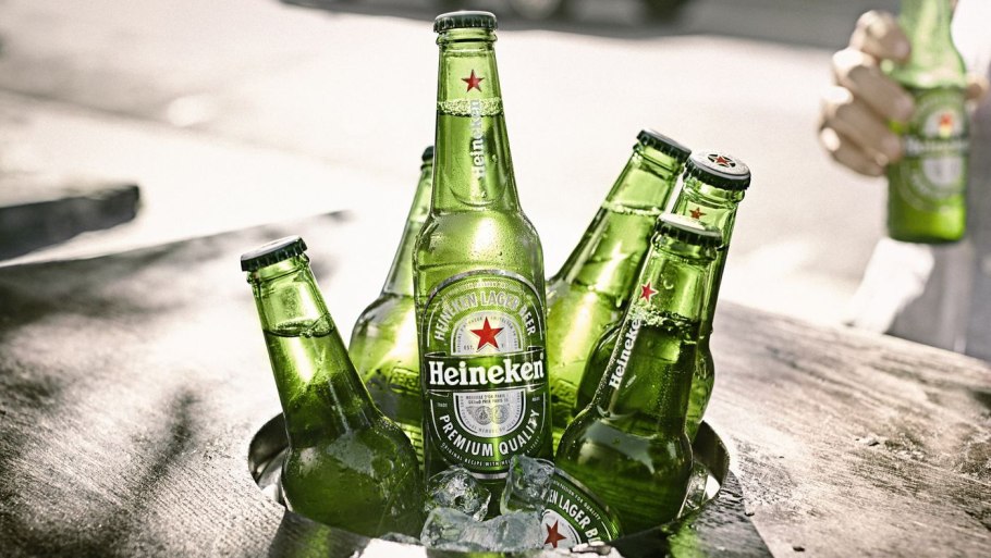 Пиво зеленое в бутылке heineken