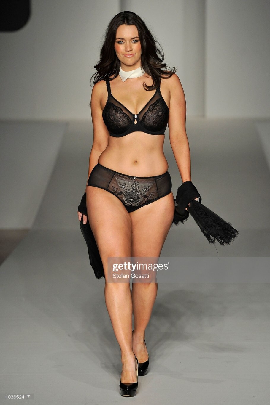 Модель плюс сайз эшли грэм