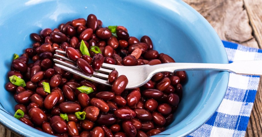 Адзуки Адзуса в купальнике