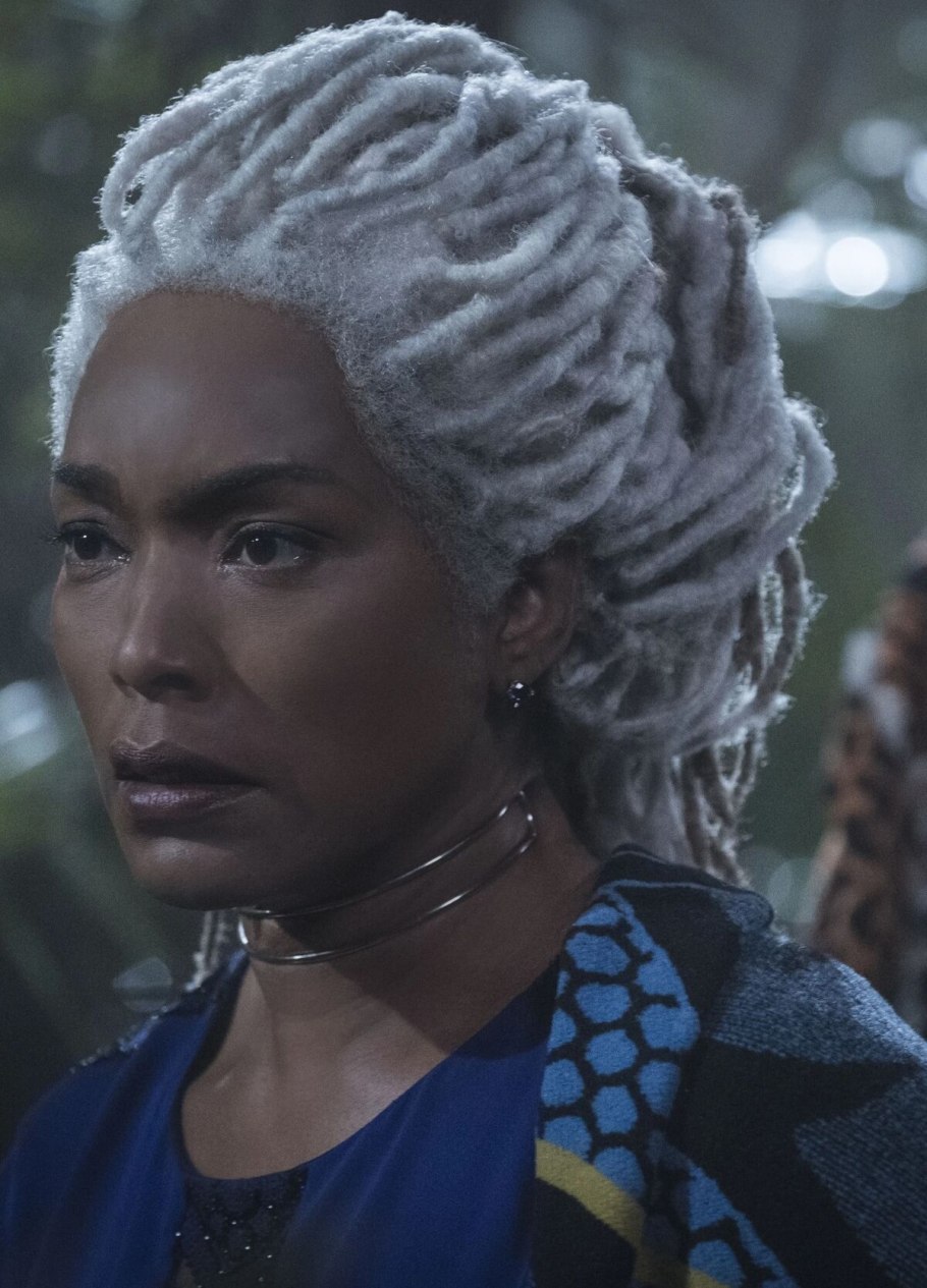 Анджела бассетт черная пантера