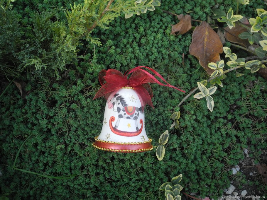 Елочная игрушка колокольчик
