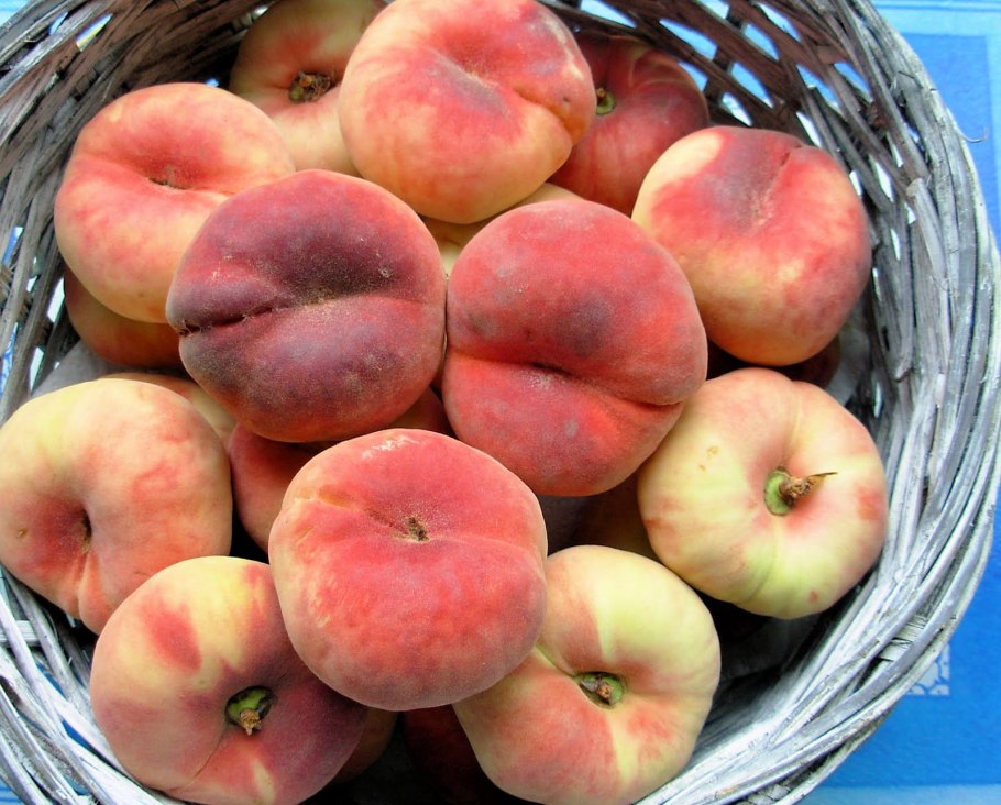 Приплюснутые персики