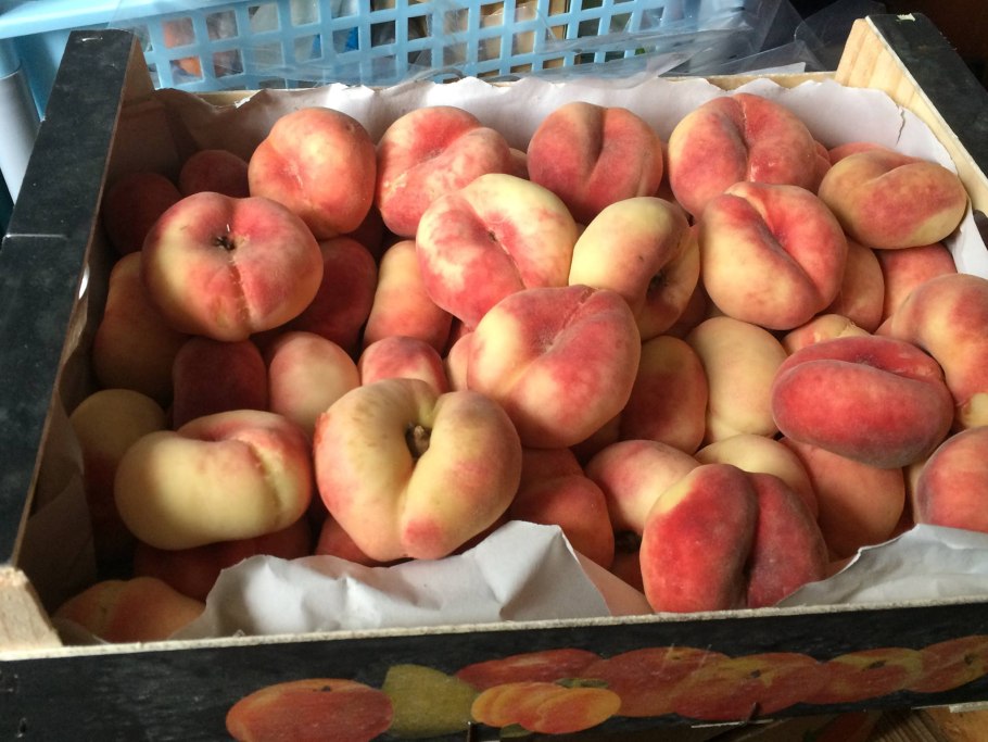 Нектарины плоские инжирные