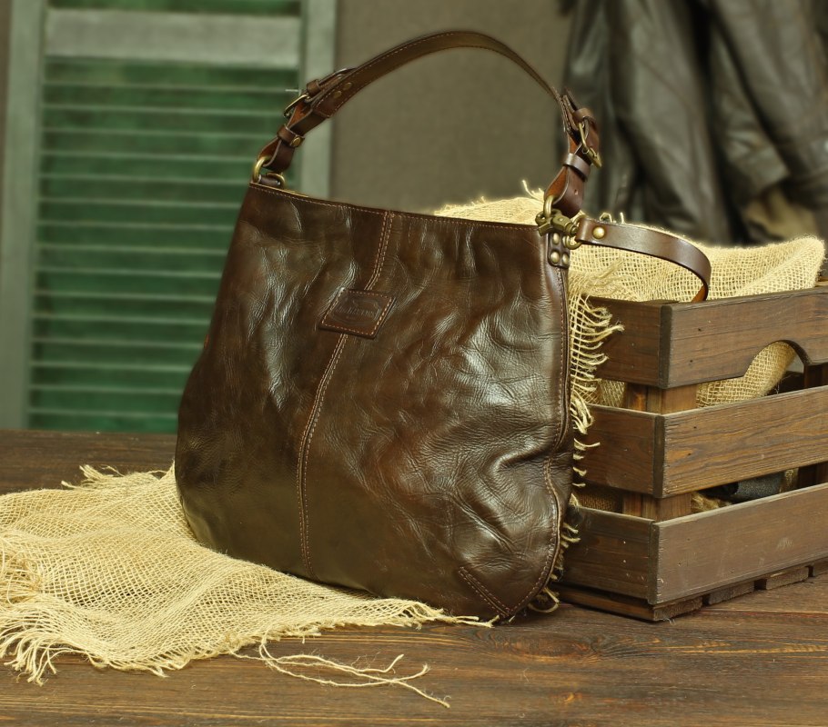 Сумка из натуральная кожи