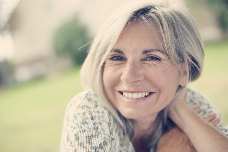 Женщина среднего возраста