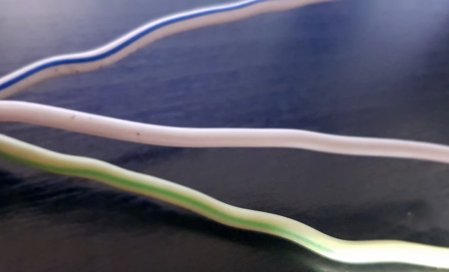 Белый провод