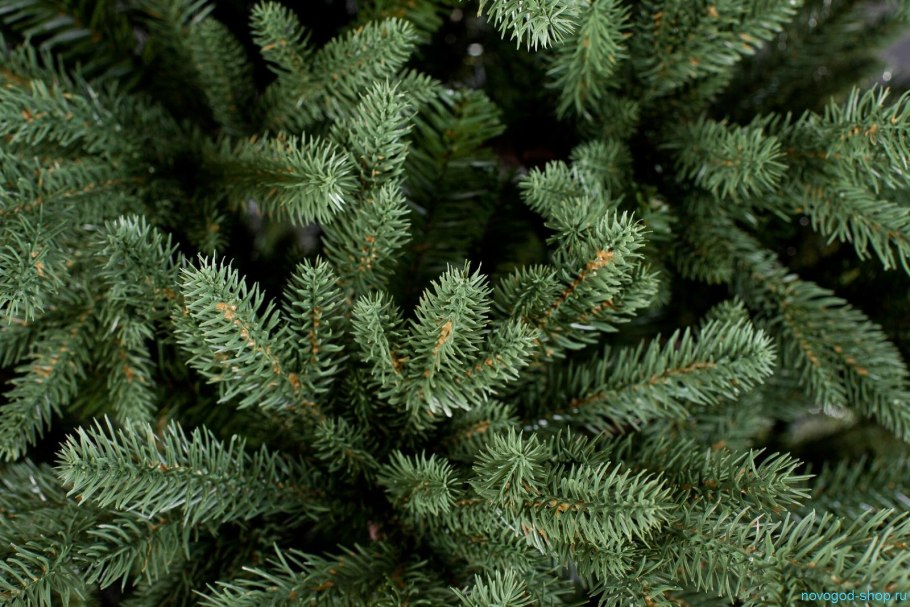 Искусственная ель