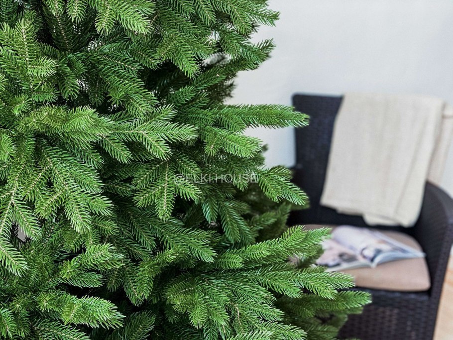 Ель искусственная