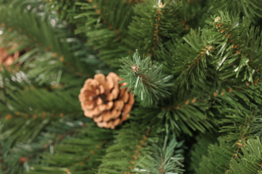 Царь елка холидей с шишками 210 см