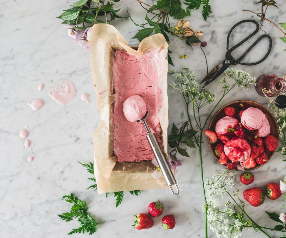 Клубничное мороженое