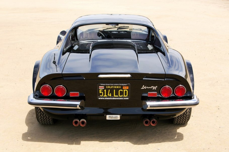 Цветы от моли фиолетовые