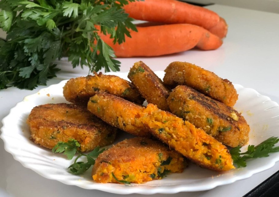 Постные морковные котлеты