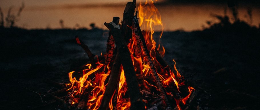 Костер огонь