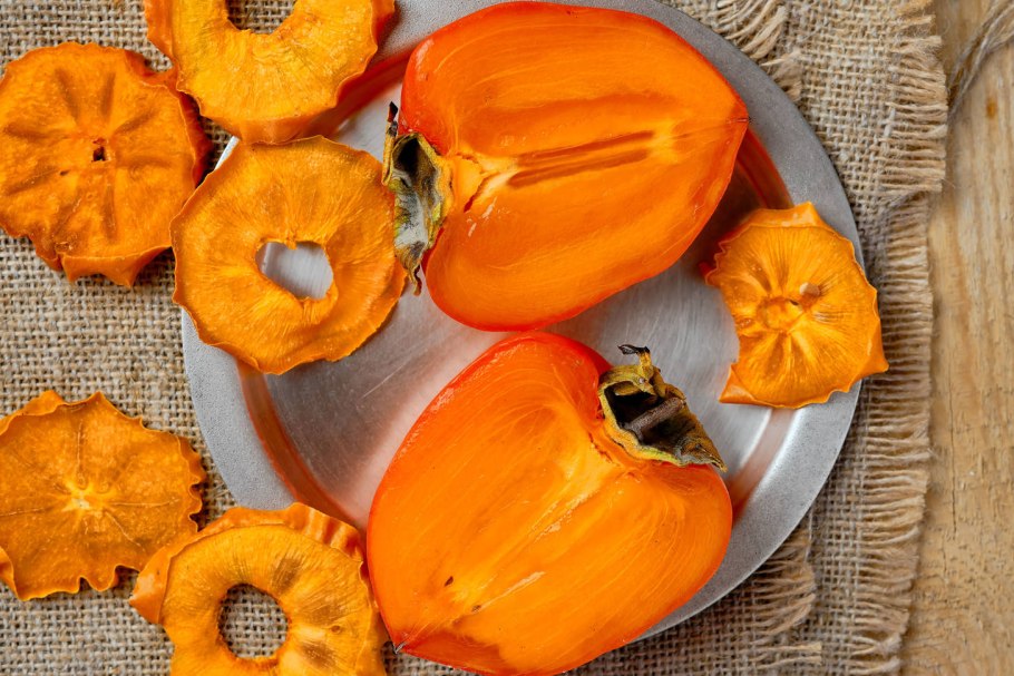 Сухофрукты хурма