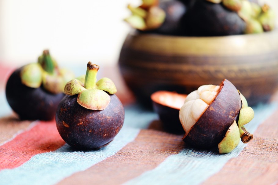 Экзотические фрукты мангостин