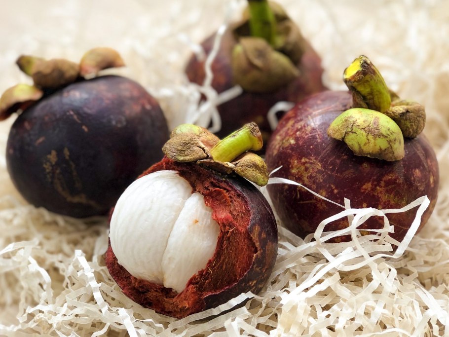 Мангустин фрукт