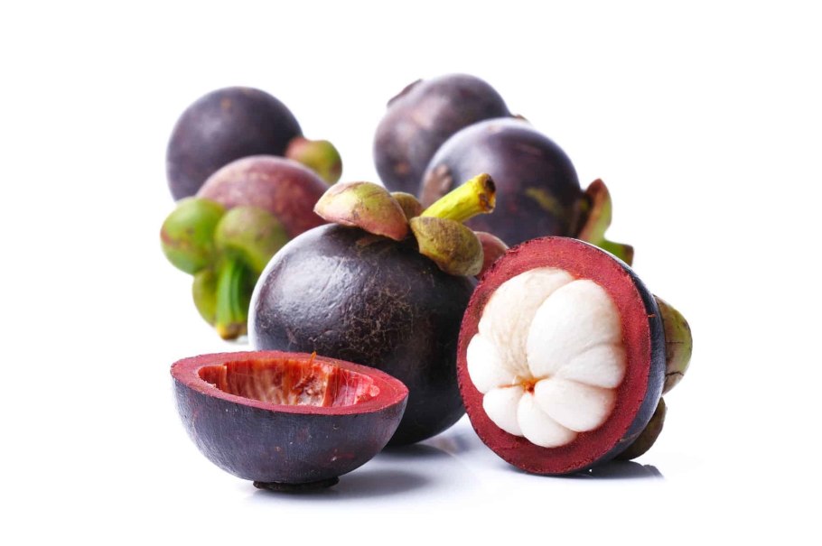 Тропический фрукт мангустин