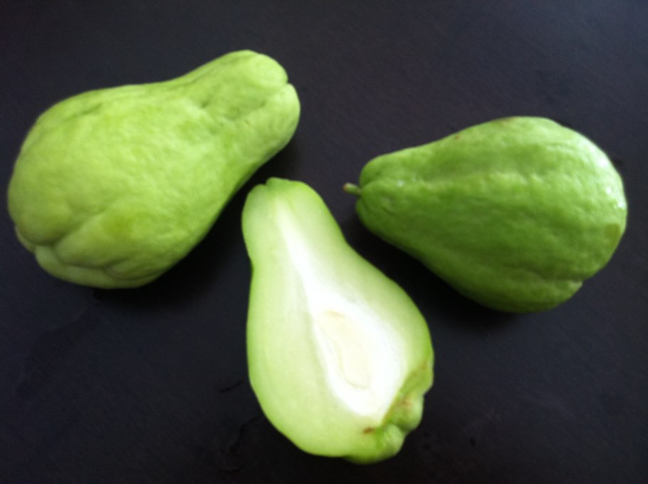 Огурец чайот