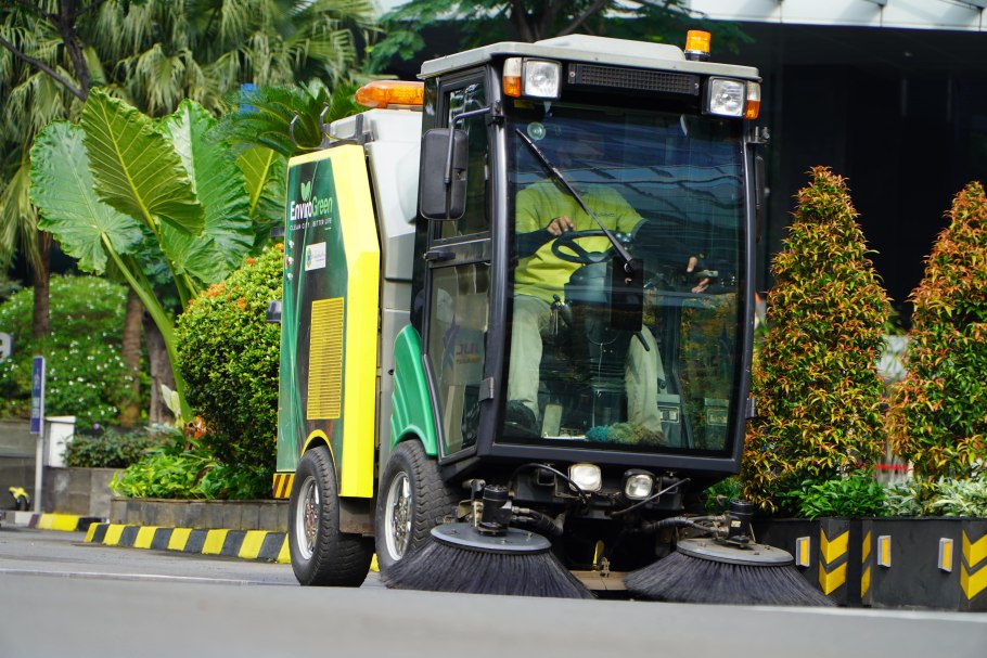 Вакуумная подметально уборочная машина