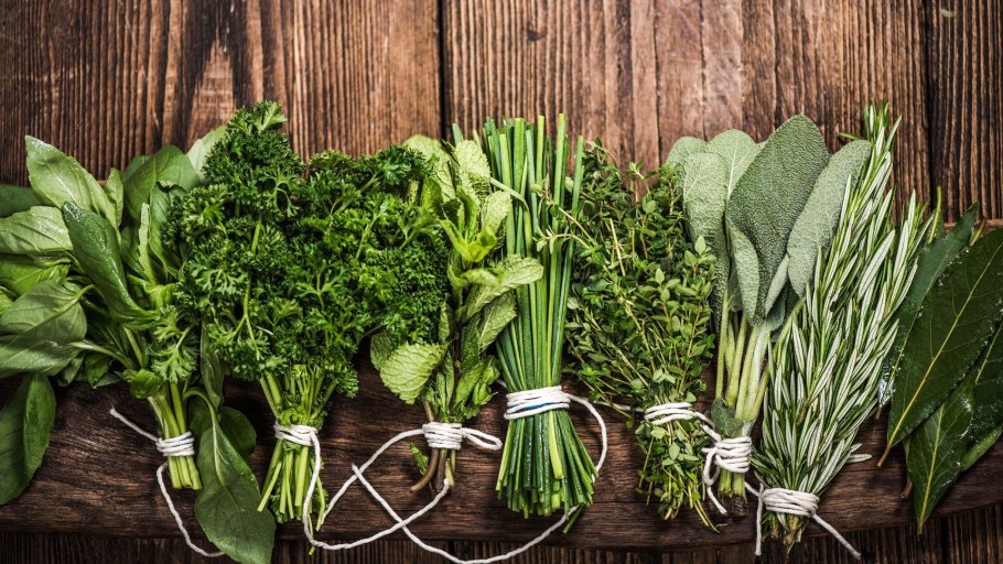 Ступка с целебными травами