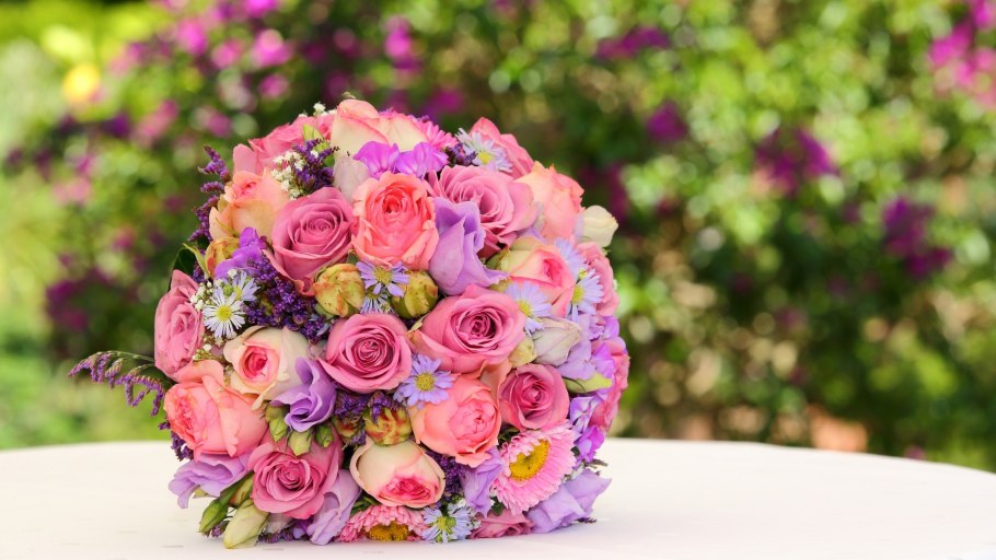 Весенние цветы пионы