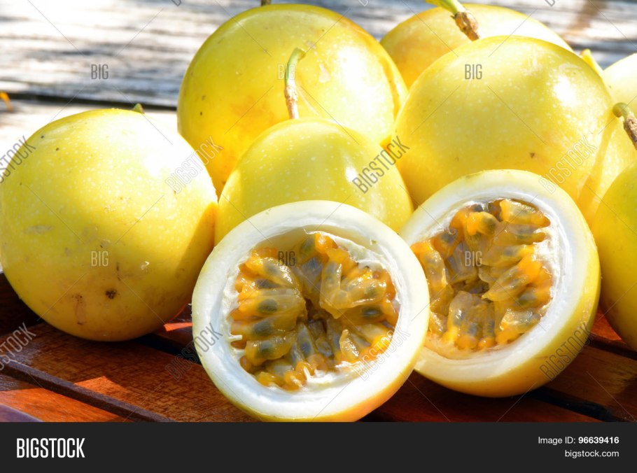 Маракуйя пассифлора фрукт