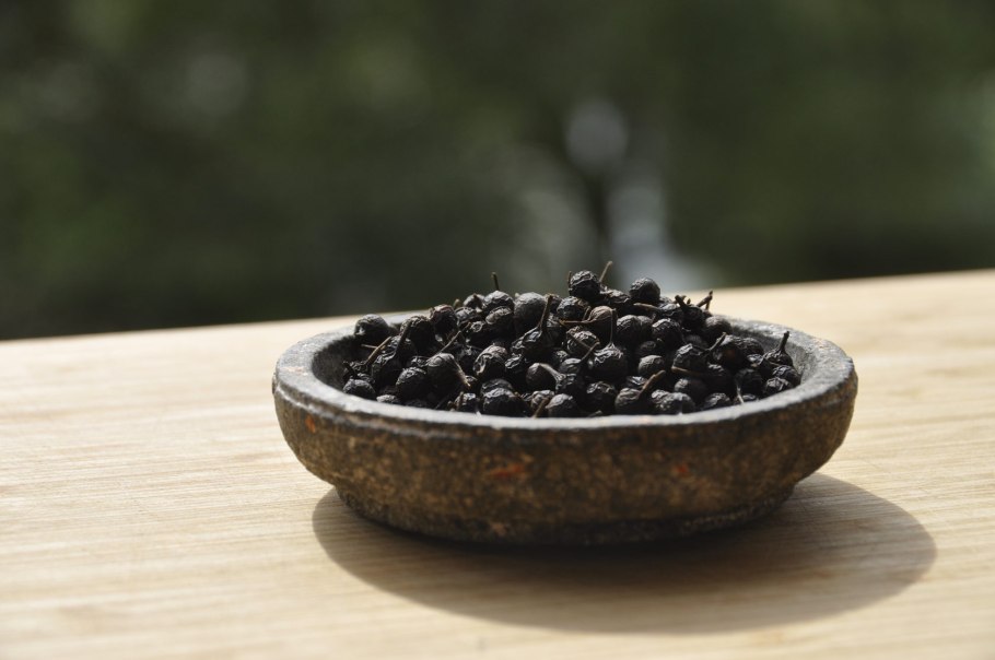 Индонезия перец кубеба