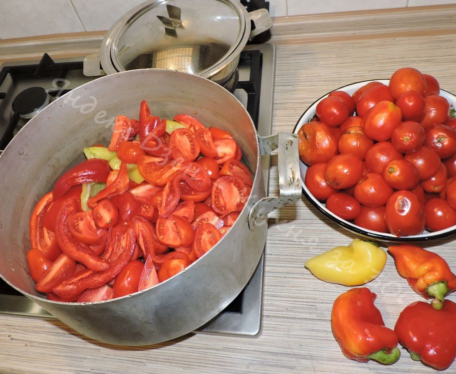 Томат адам f1