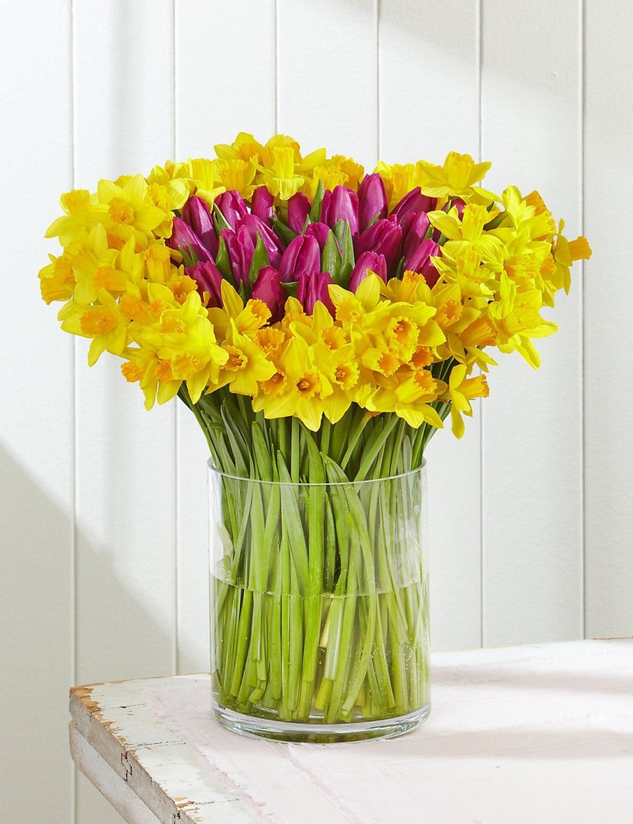 Цветы нарциссы букет