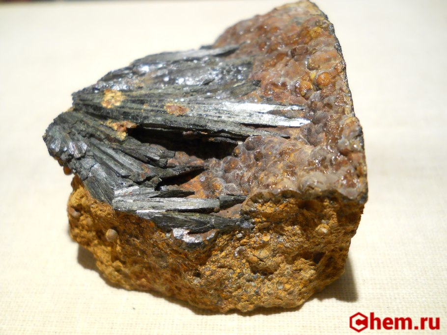 ВИВИАНИТОВЫЙ цвет