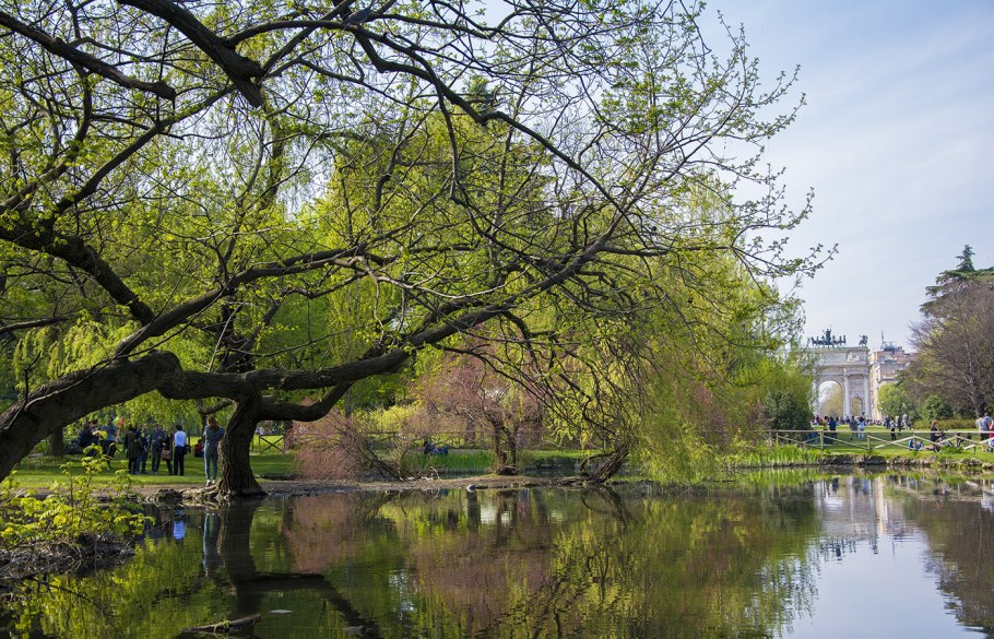 Площадь Семпионе Милан