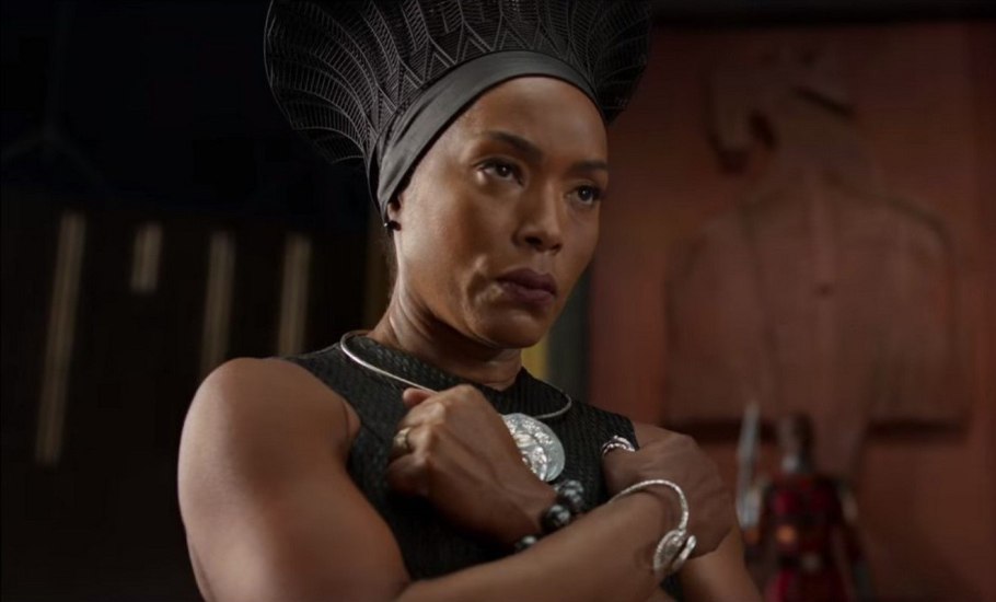 Анжелла Бассет Мстители финал