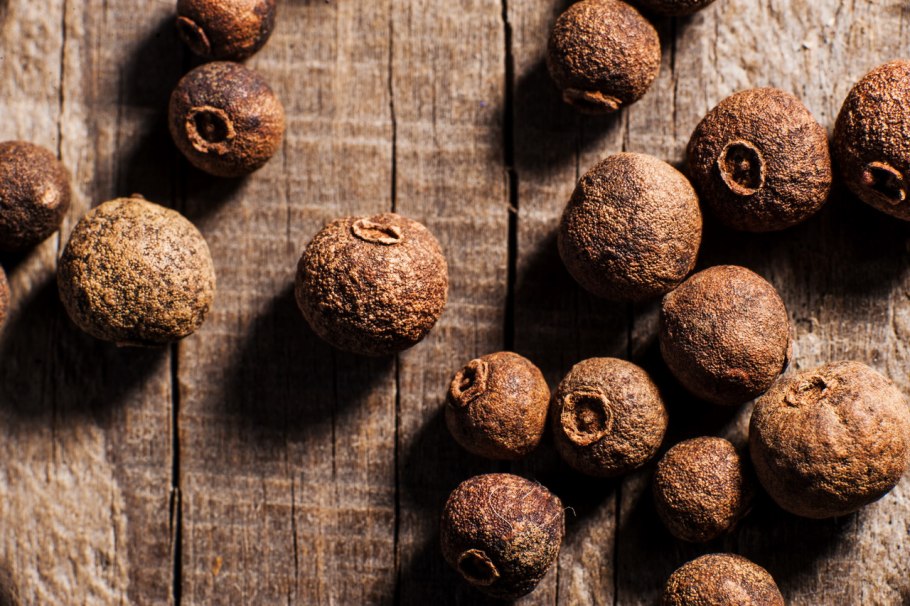 Душистый перец (Pimenta officinalis)