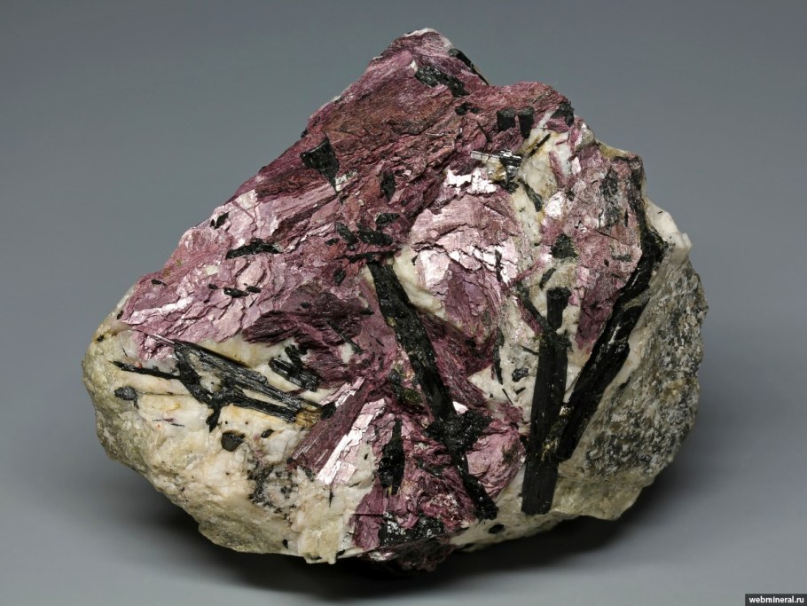 Мурманит минерал кольский полуостров