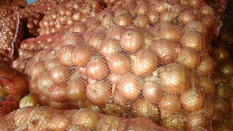 Сетки для хранения лука