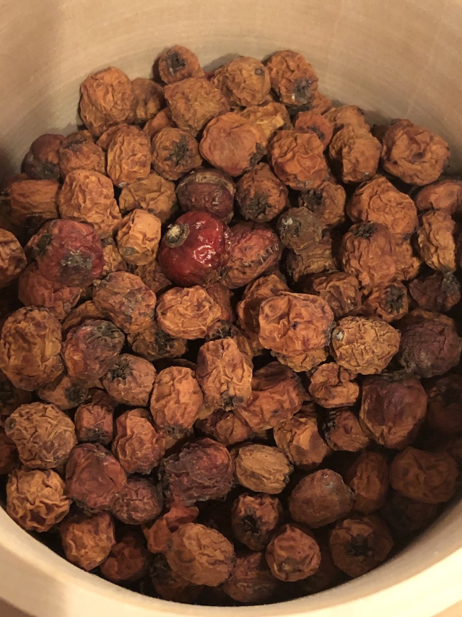 Боярышник точечный Аурея