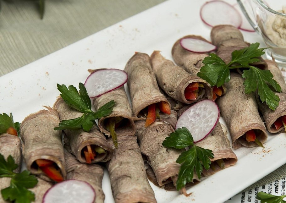 Светло салатовый цвет