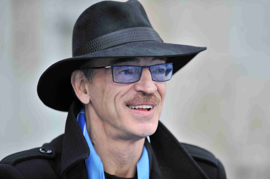 Дэн Хамфри Сплетница