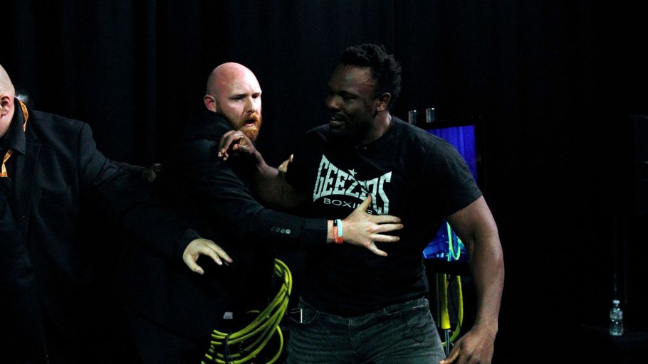 Диллиан Уайт ММА